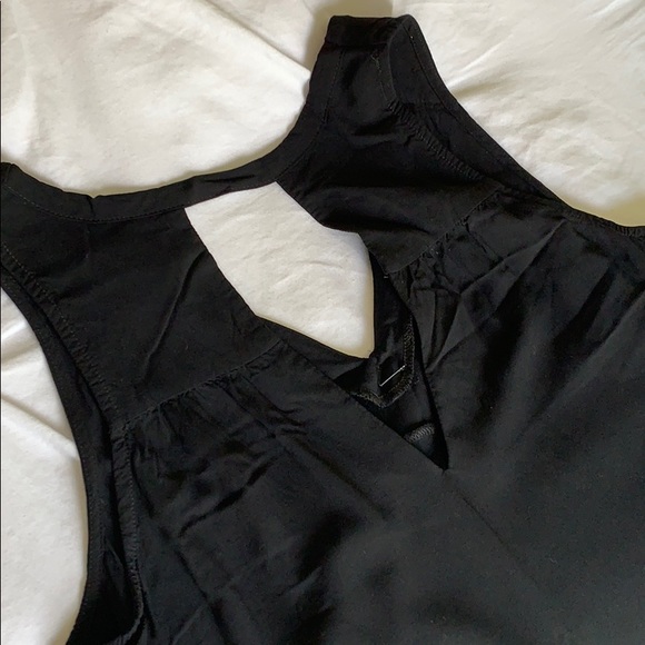 4/$20 GAP V-Neck Black Dress - Picture 3 of 6